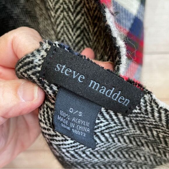 STEVE MADDEN MIXED MEDIA OVERSIZED SCARF/WRAP - Picture 7 of 7